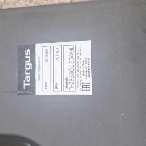 iPad Accessories Bundle -Targus Case, Roo Strap And iPad Empty Box - Picture 6 of 12